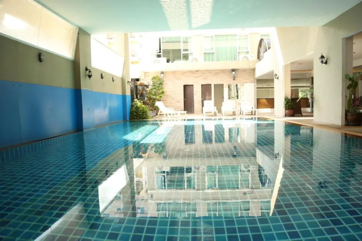 Boss Suites Nana Hotel