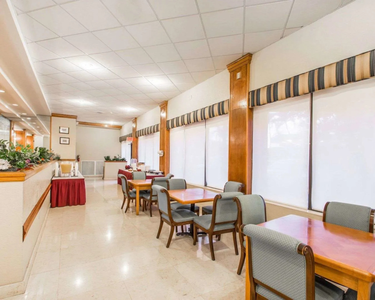 North Miami Beach Gardens Inn & Suites