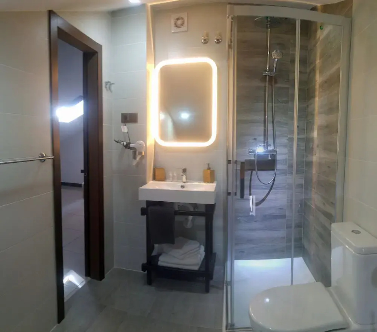 The Lights City Rooms