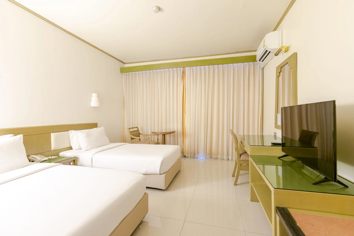 Pinnacle Lumpinee Park Hotel