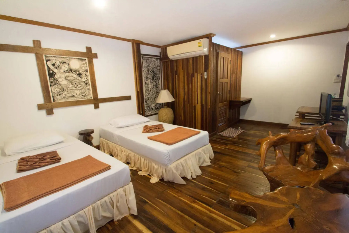 Tropical Garden Bungalow