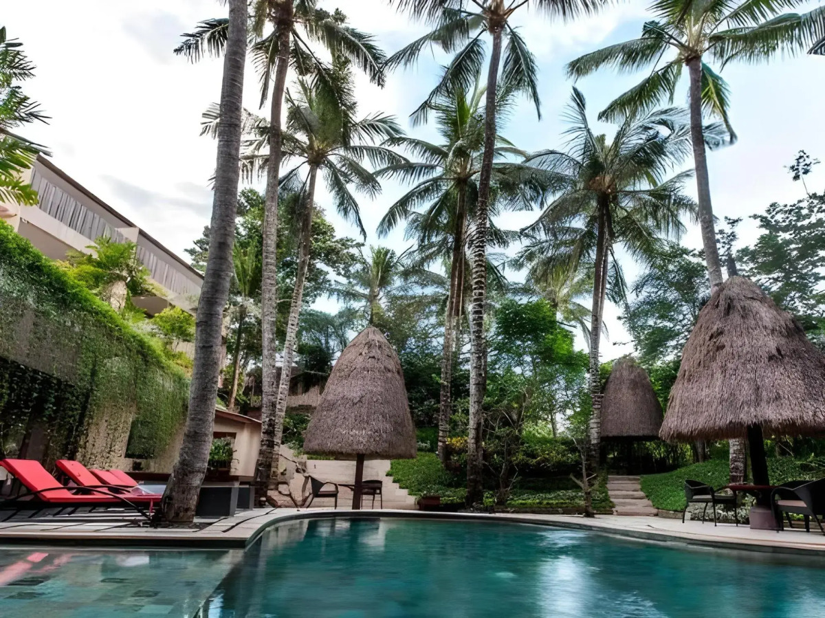 Kupu Kupu Jimbaran Beach Club & Spa by Loccitane