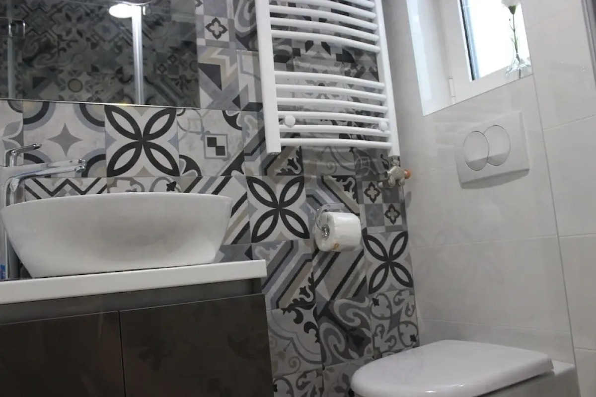 Home Living Apartments