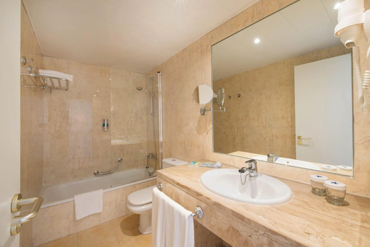 Iberostar Waves Ciudad Blanca