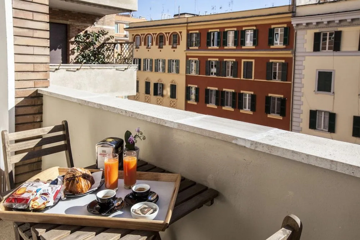 Un Attimo a Roma B&B