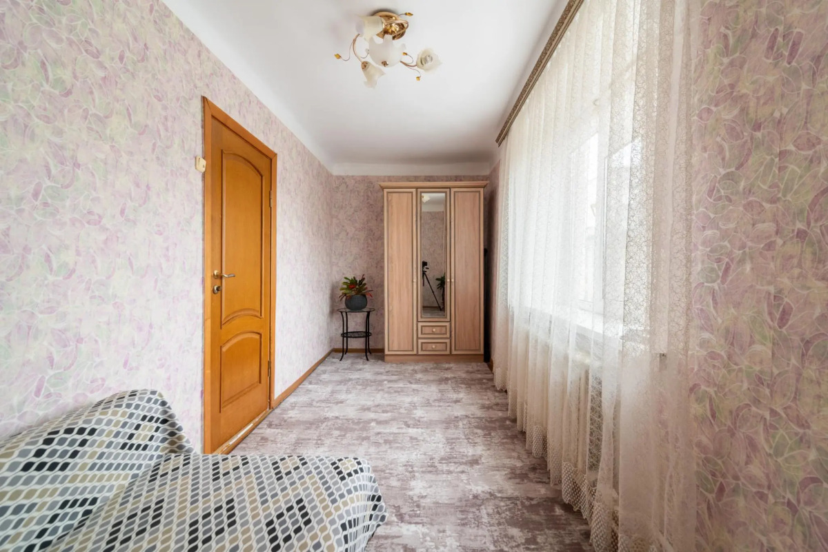 Bon voyage  на улице Братьев Нурбагандовых