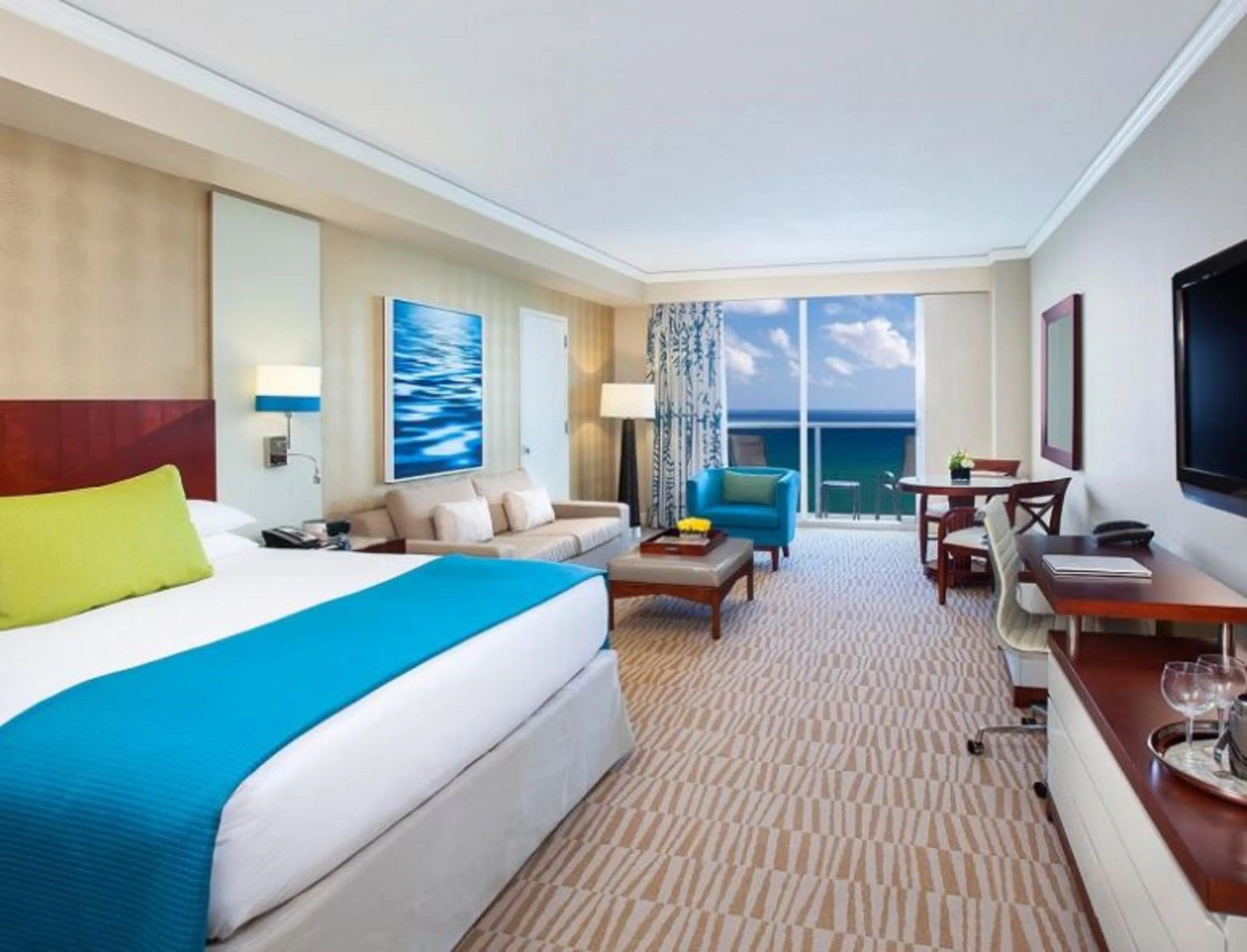 Trump International Beach Resort