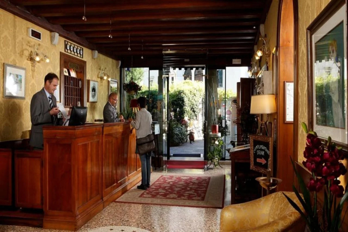 Pensione Accademia - Villa Maravege