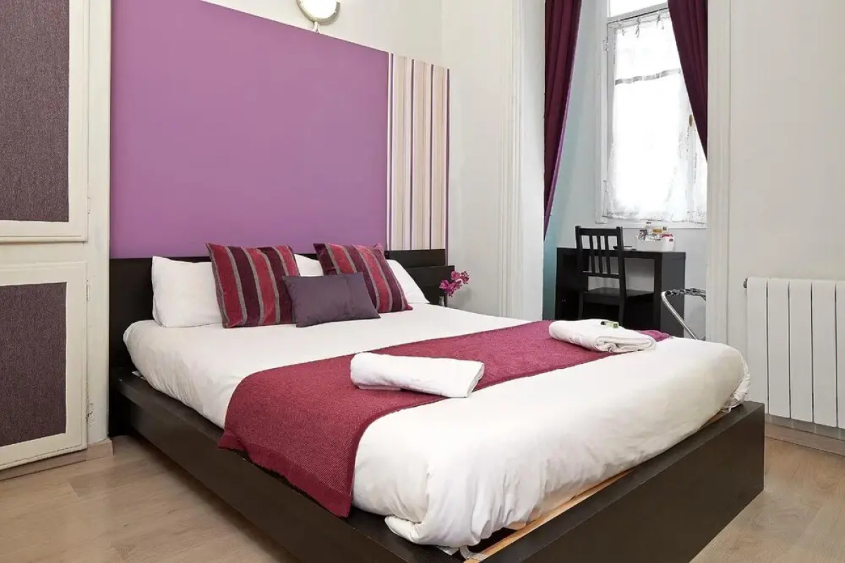 Отель BruStar Gotic-Centric