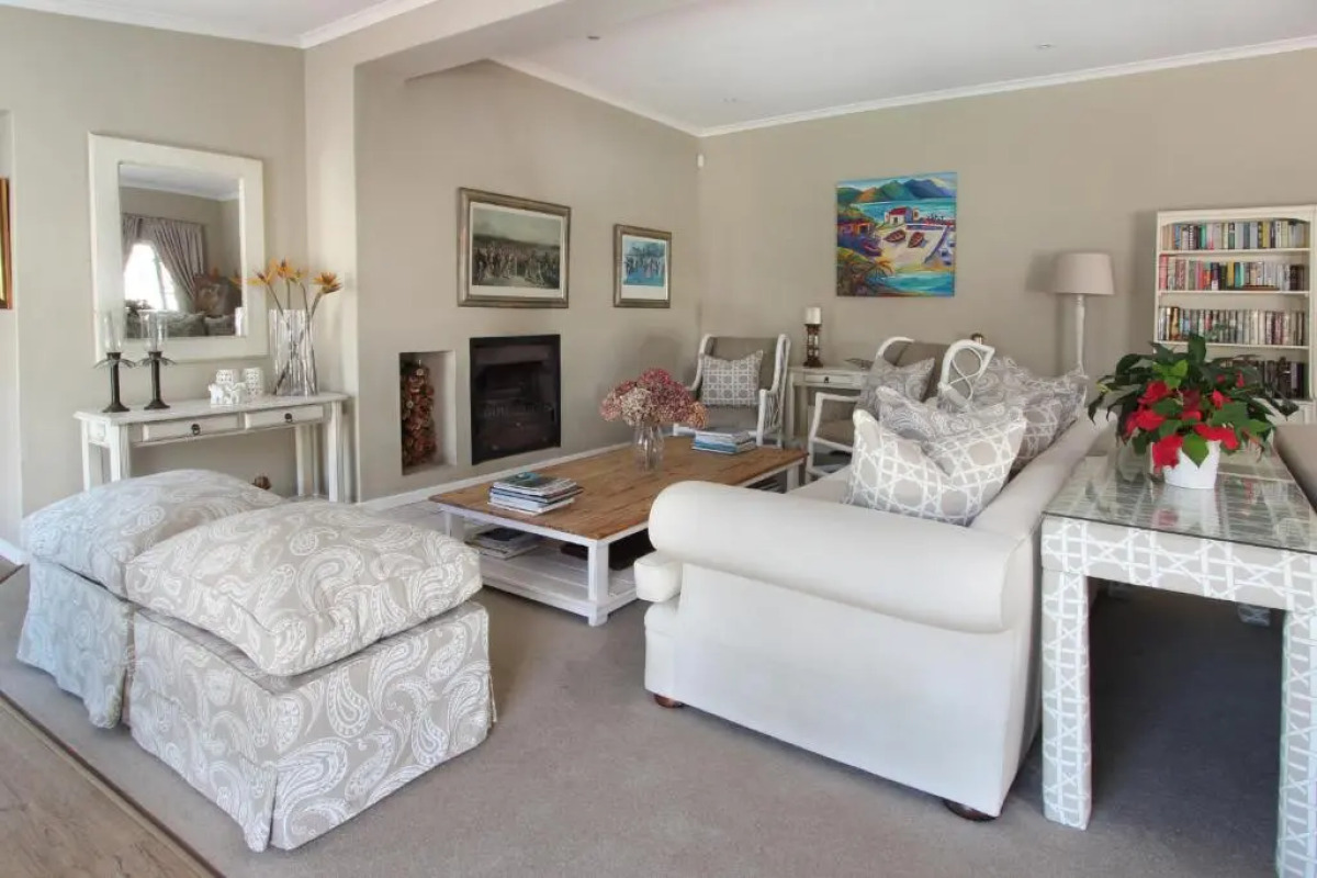 19th Hole Guest Lodge