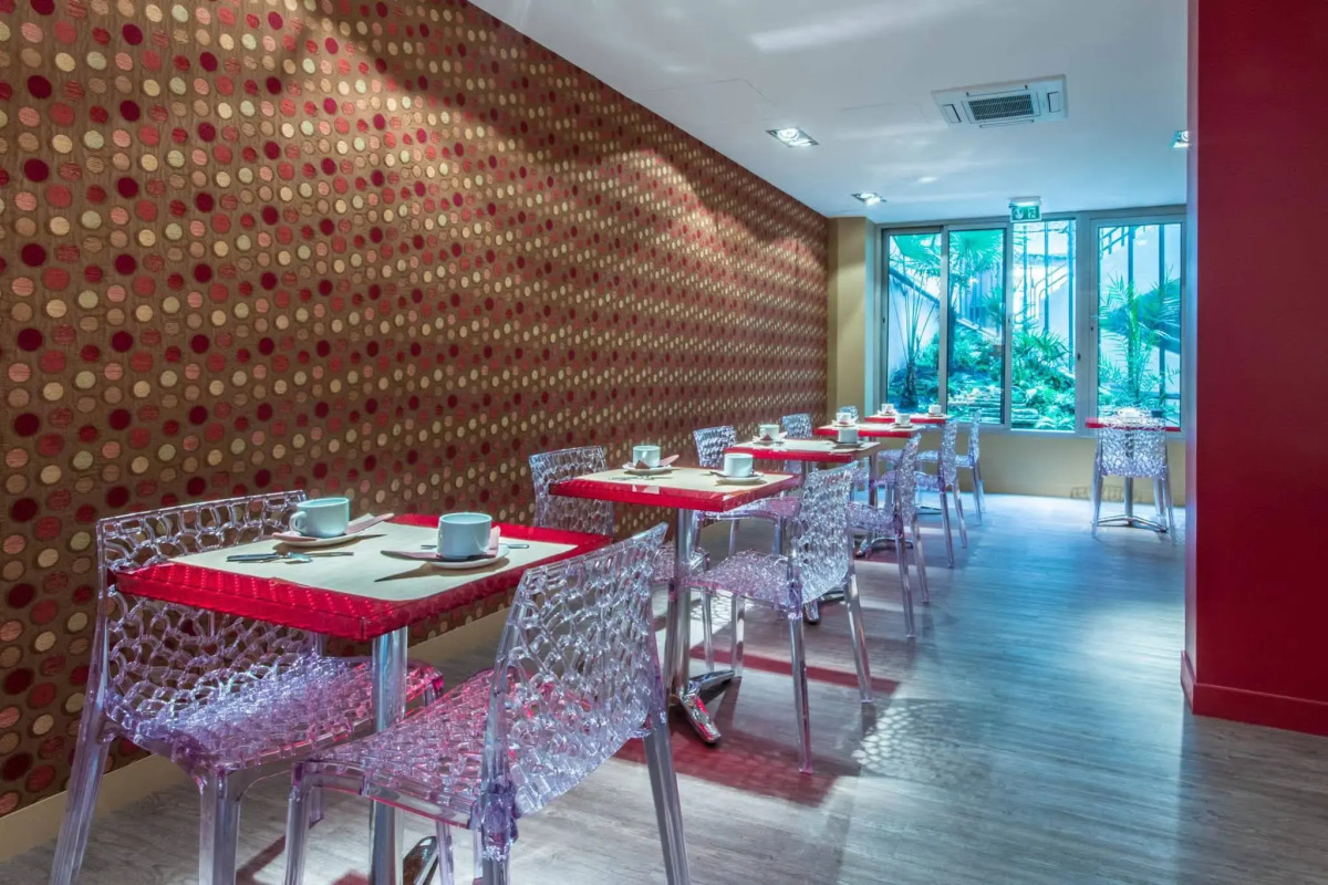 Posy Hotel by Happyculture