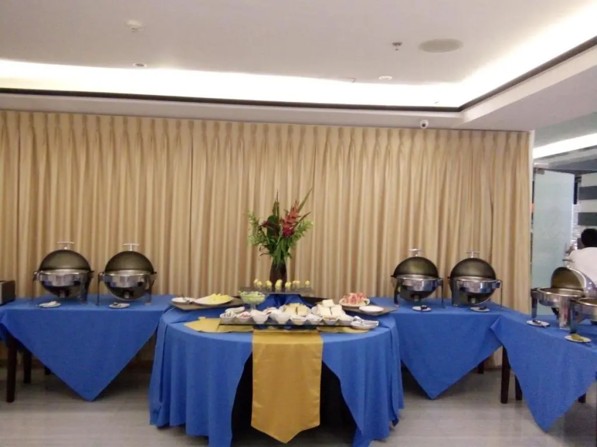 Southpole Central Hotel