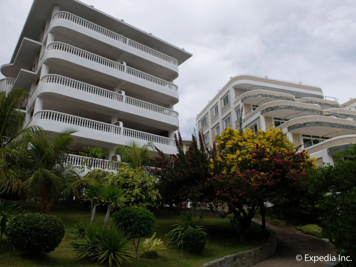 Lingganay Boracay Hotel Resort