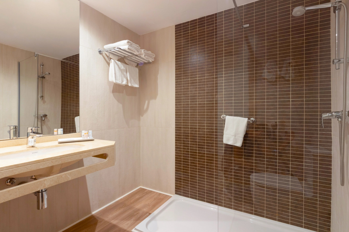 Отель Vibra Beverly Playa