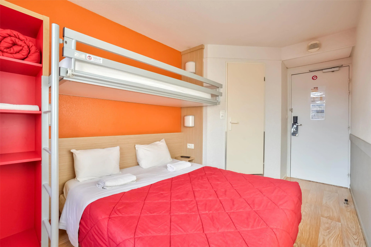 Premiere Classe Paris Ouest - Pont De Suresnes