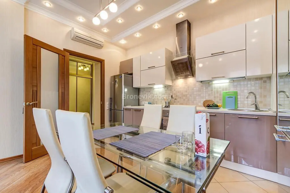 Welcome Home (Вэлком Хоум) на Литейном 11