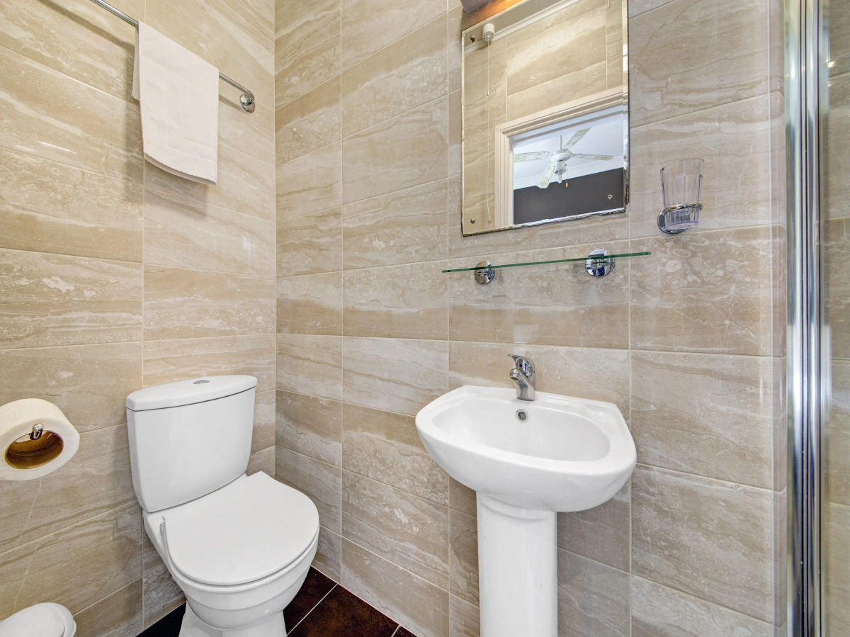 OYO Bostons Manor Hotel, Hanwell London