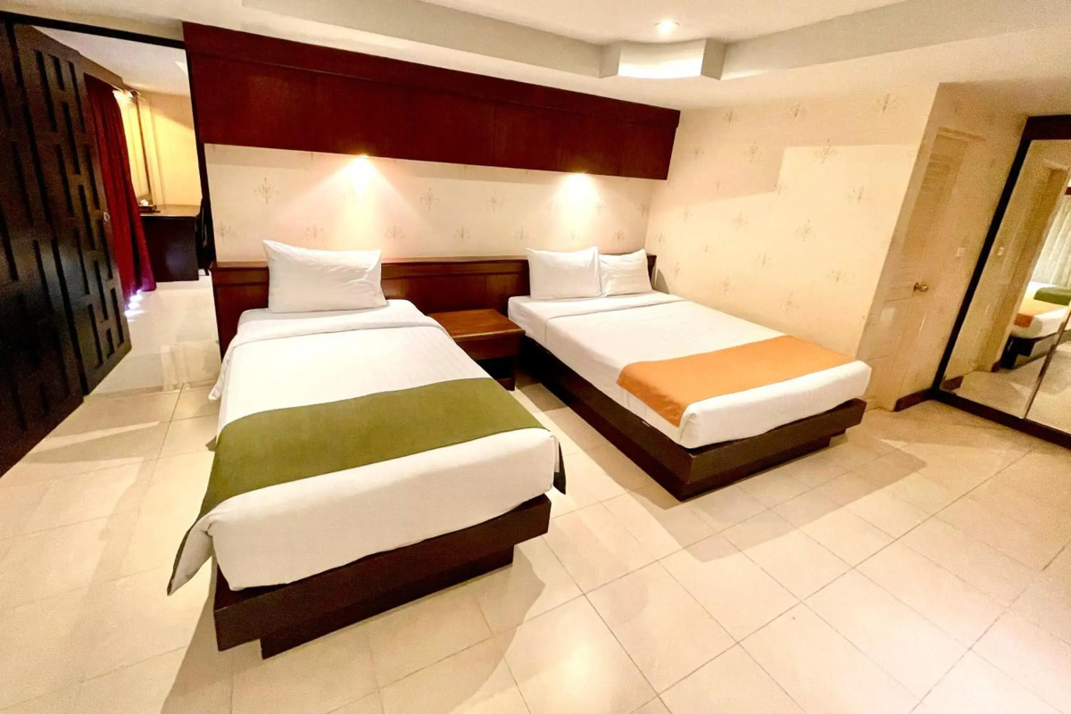 Отель Rayaburi Hotel Patong