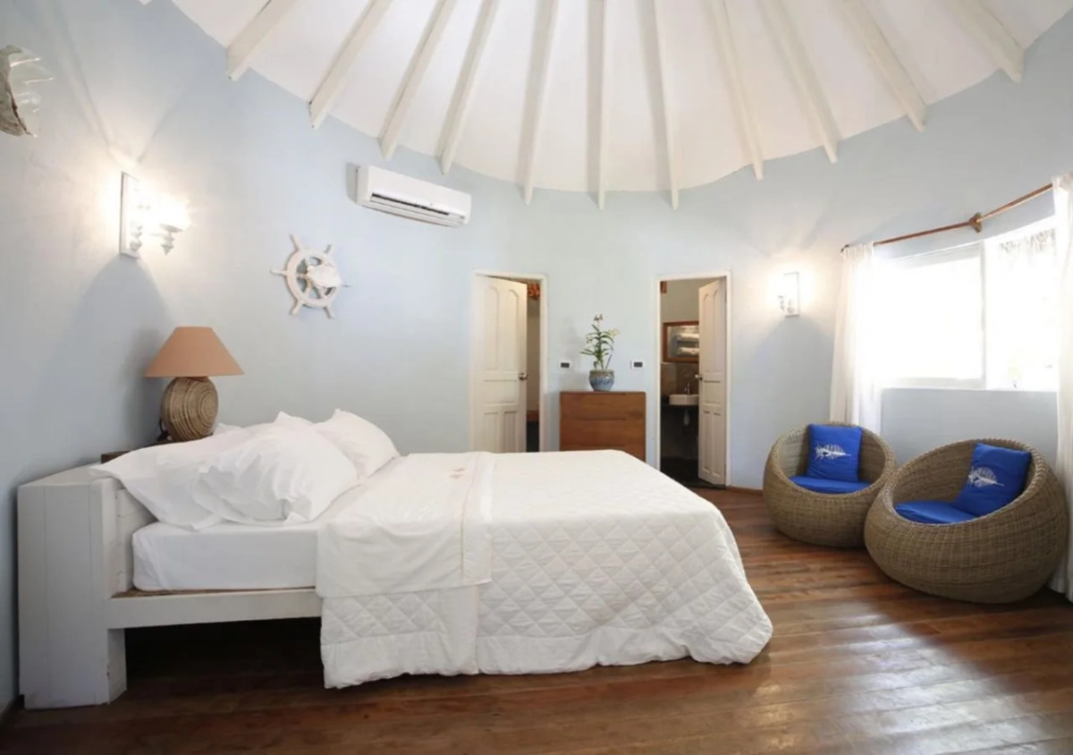 Nika Island Resort & Spa