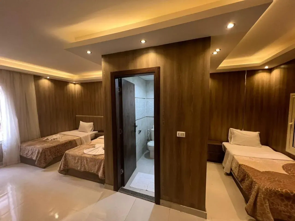 Rotana Palace Suites