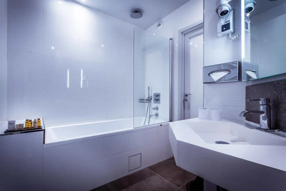 Standing Hotel Suites