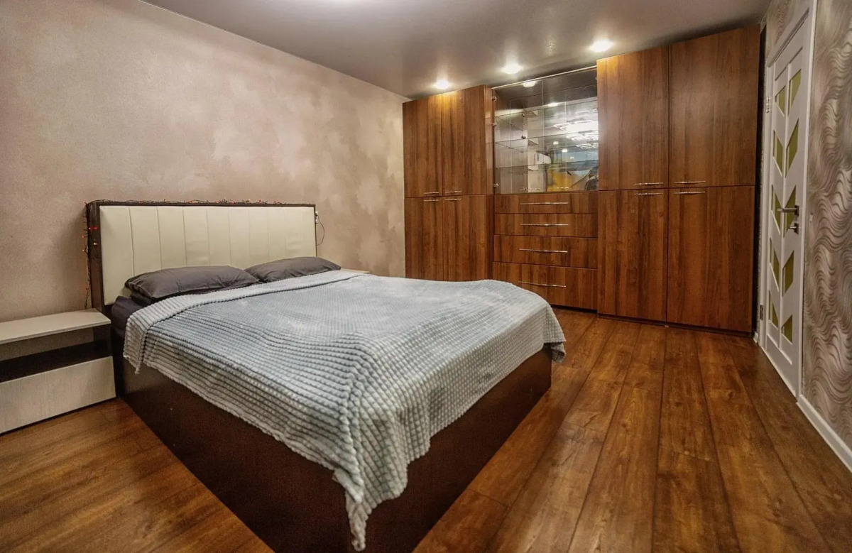 Апартаменты на улице Октябрьской Революции 40