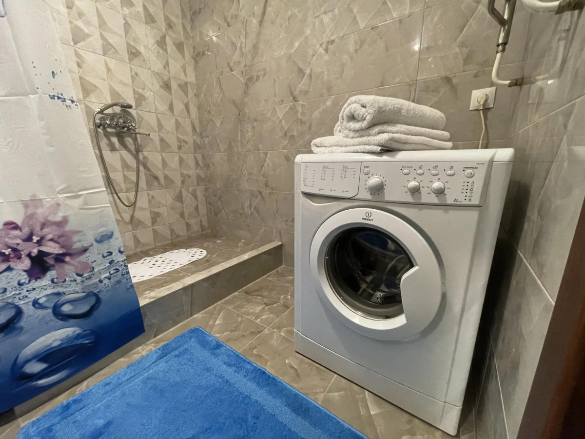 Sofi (Софи) на улице Набережная имени 60-летия СССР