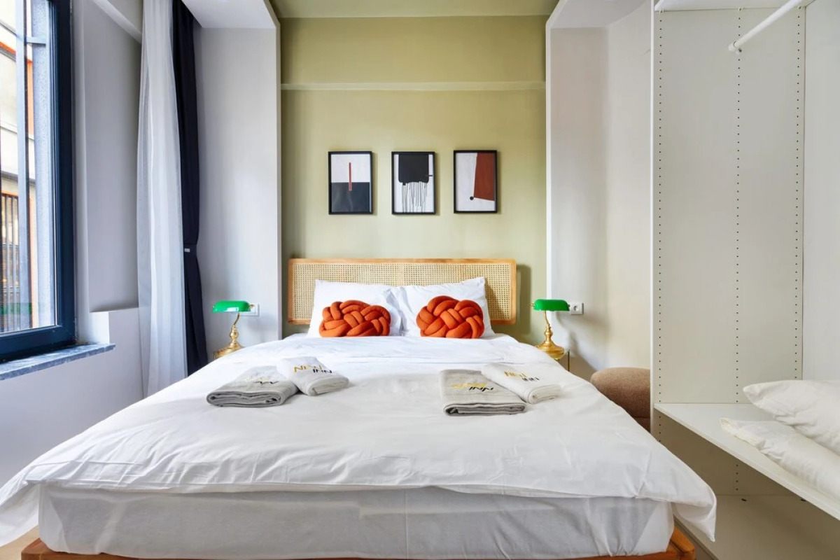 Galata Abraham by NewInn