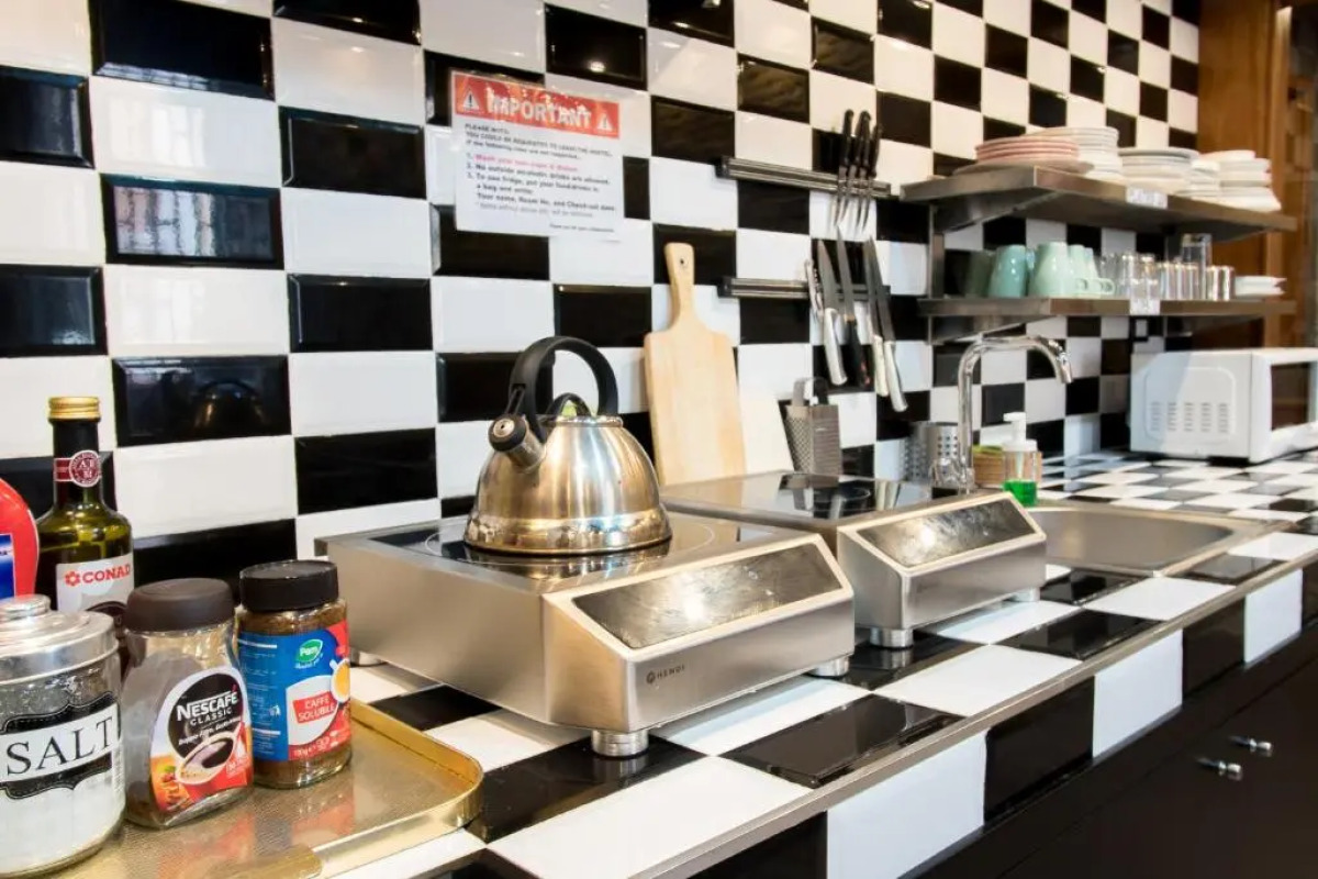 Alessandro Palace & Bar - Hostel