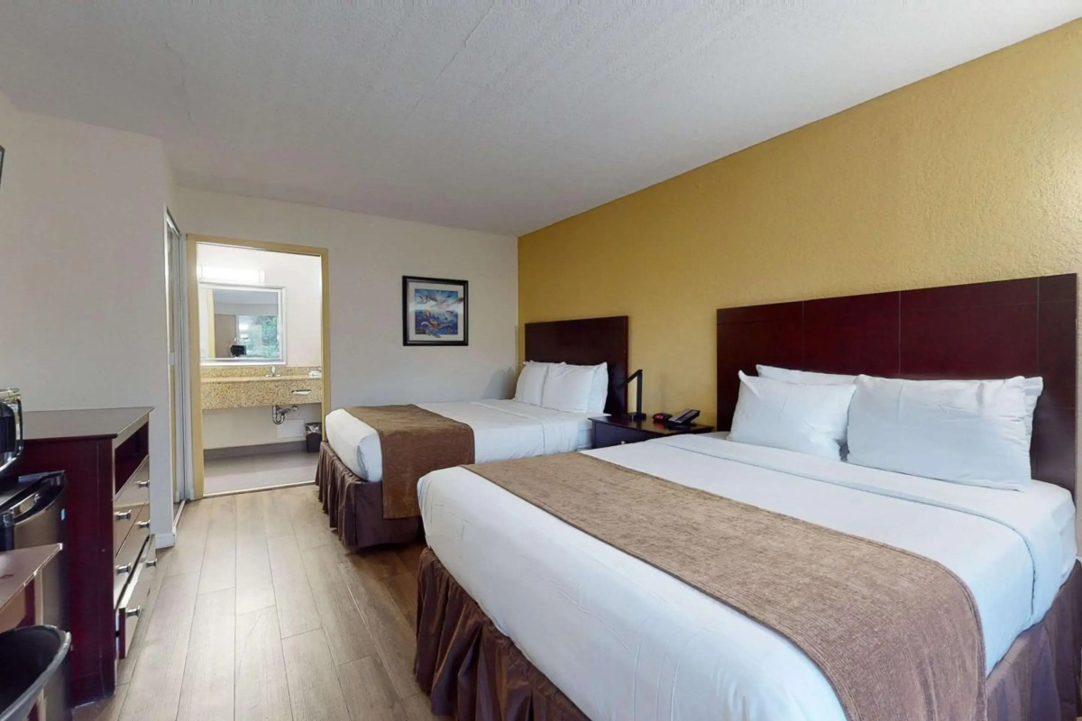 Rodeway Inn & Suites Fort Lauderdale Airport & Cruise Port