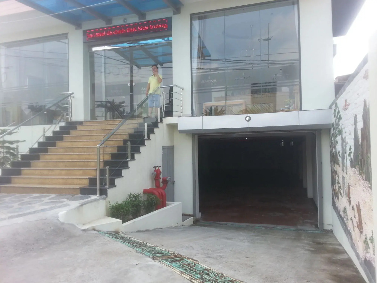 Anova Airport Hotel — Convenient & Friendly