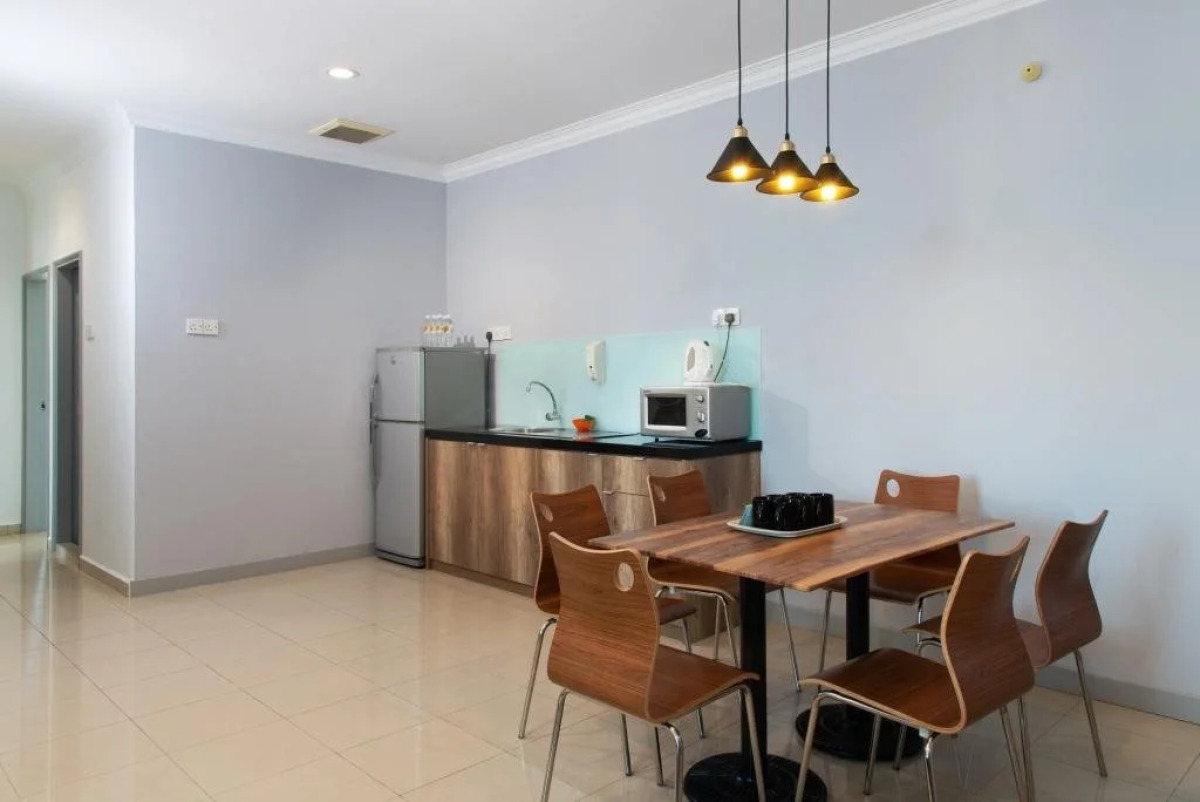 Golden View Serviced Apartment