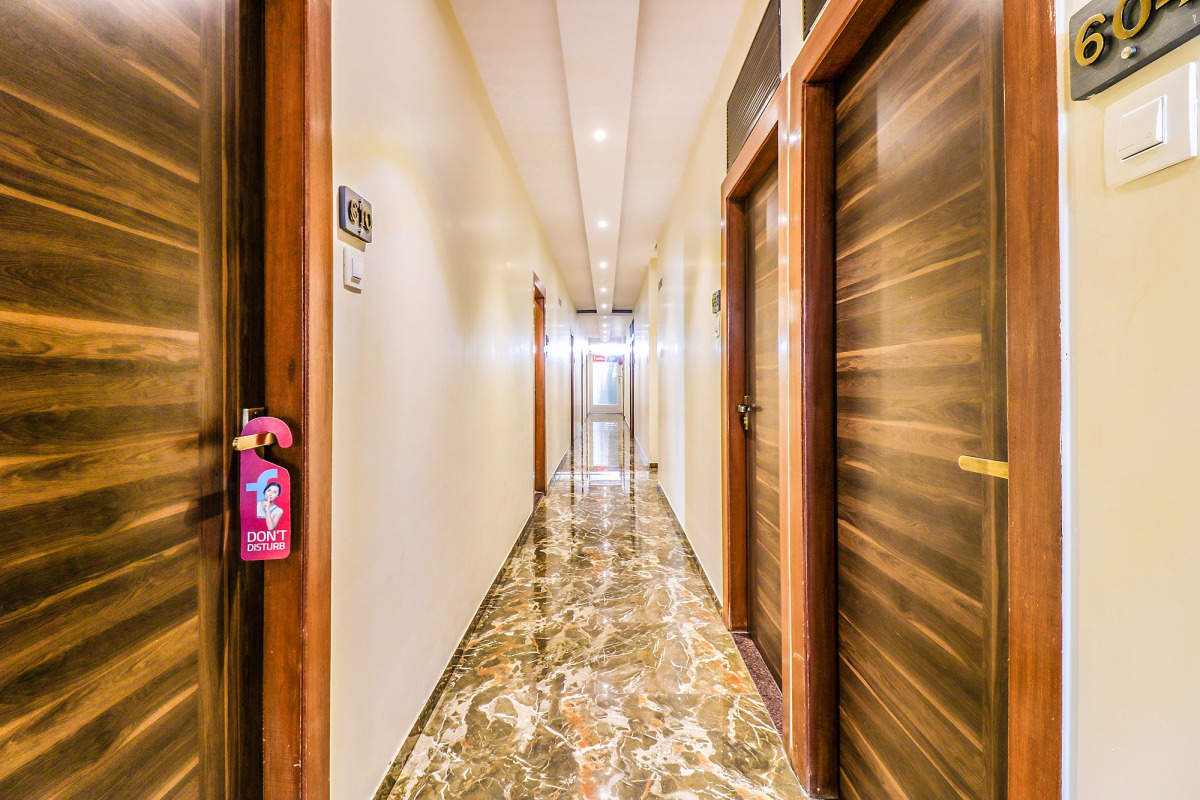 FabHotel Aksa International