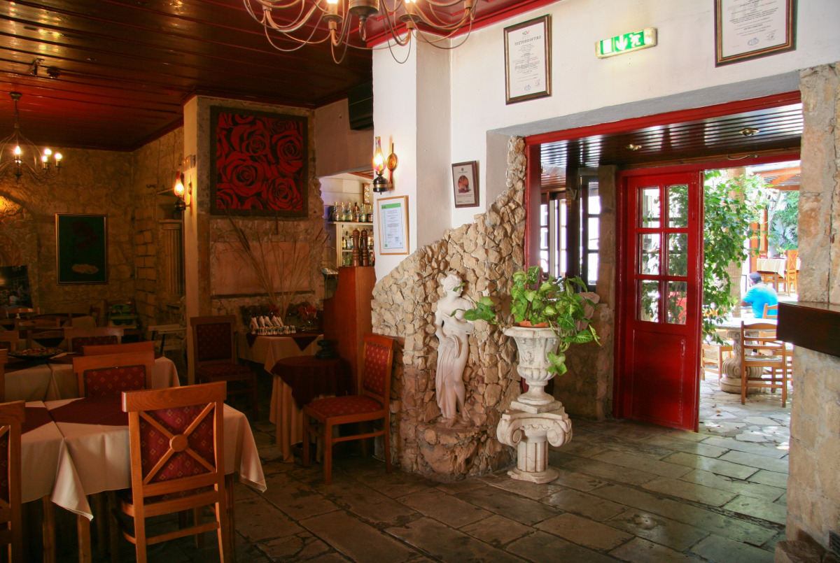 Kiniras Traditional Hotel & Restaurant