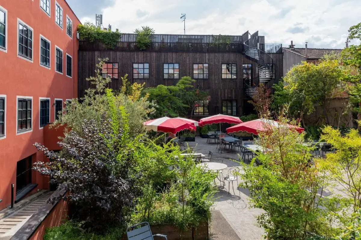 Mob Hotel Paris les Puces