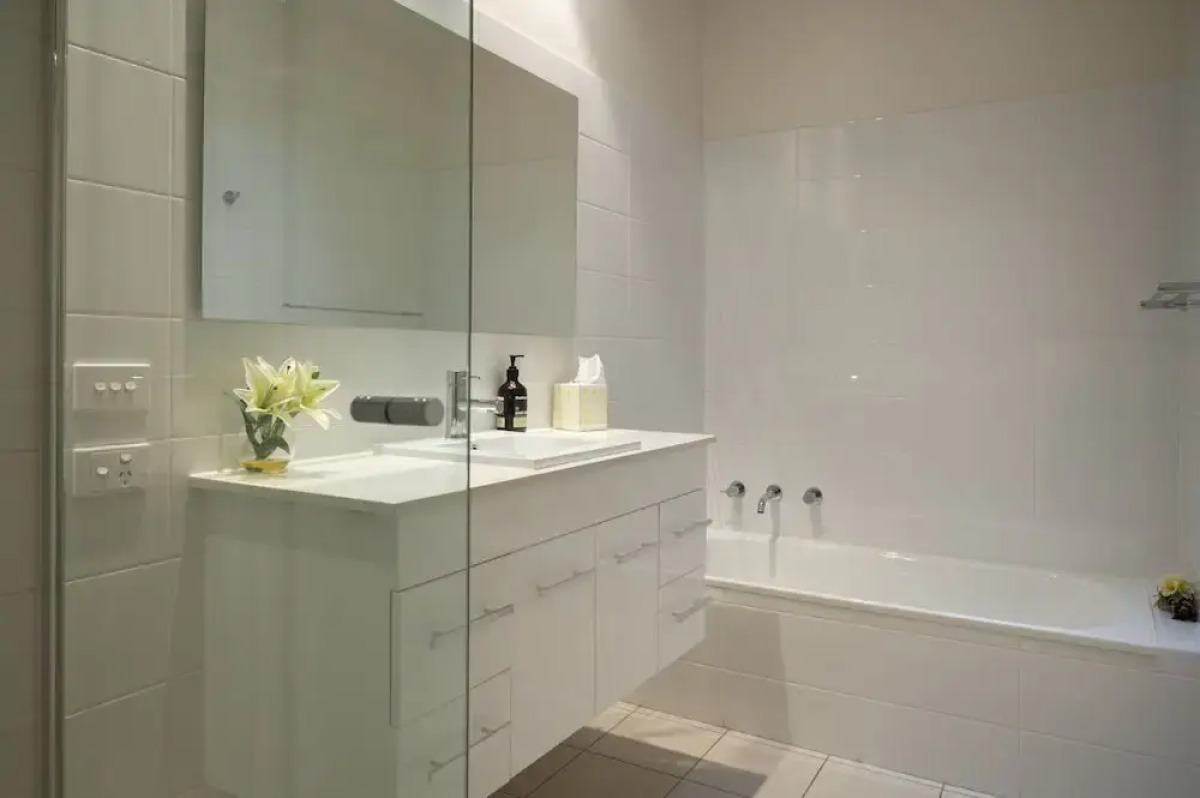 131 Your Vineyard Home in the heart of the Vale