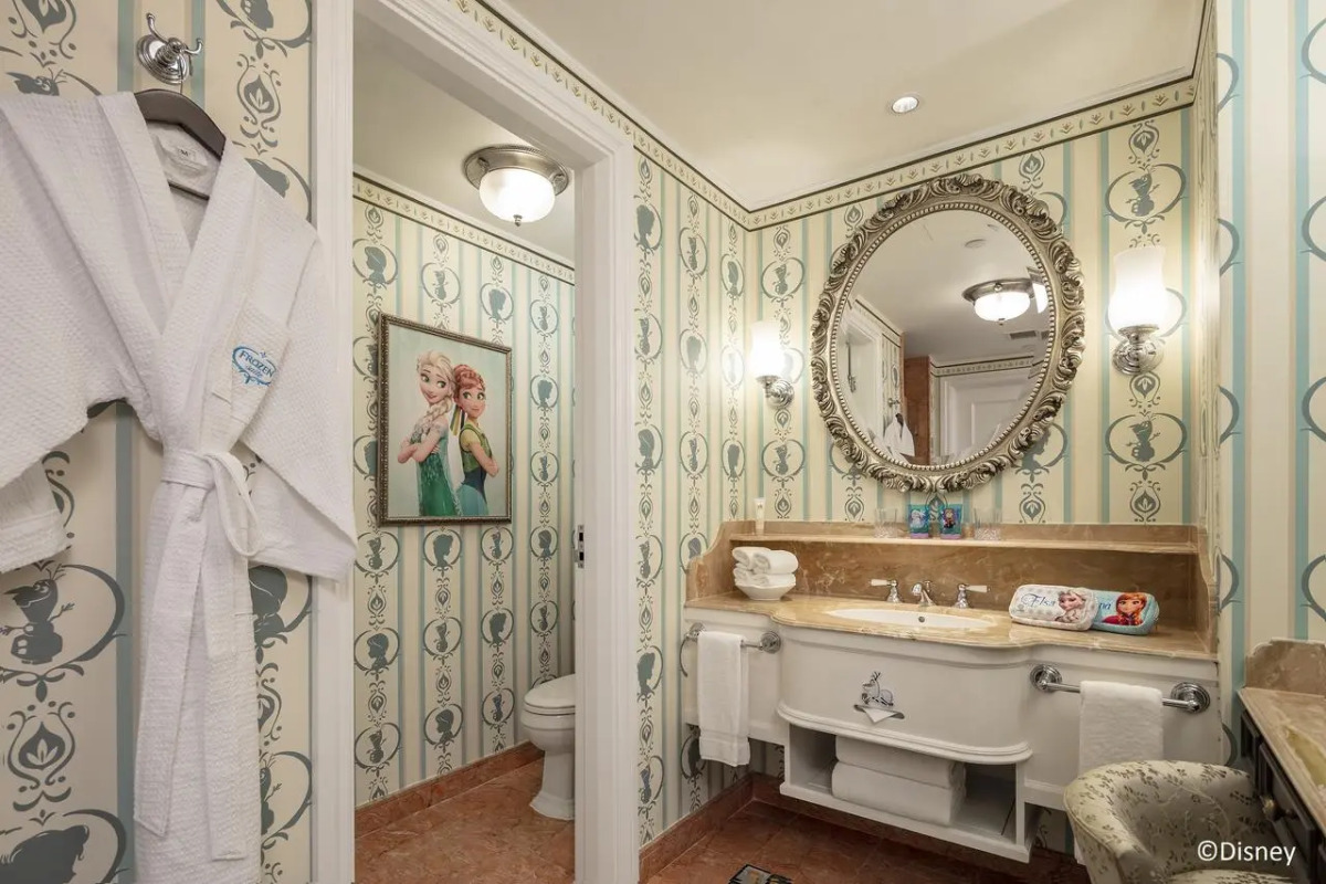 Hong Kong Disneyland Hotel