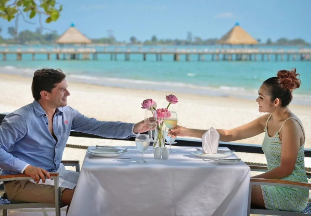 Independence Hotel by Dara