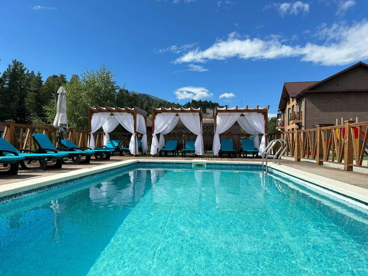 River & House (Ривер Хаус)