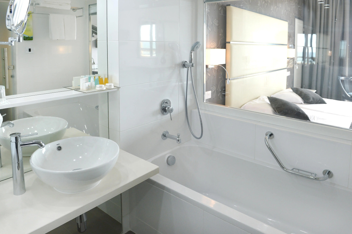 Palm Beach Hotel & Bungalows