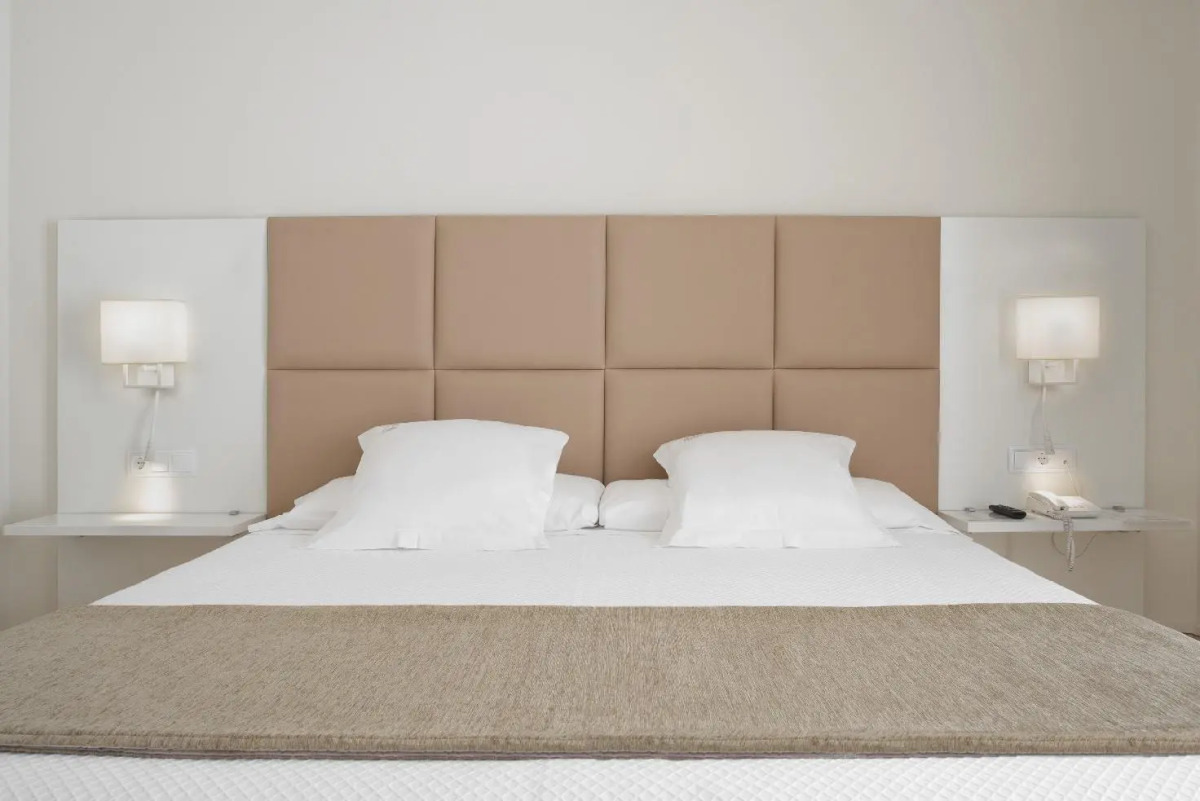 Hotel Pirineo Figueres by Pierre and Vacances