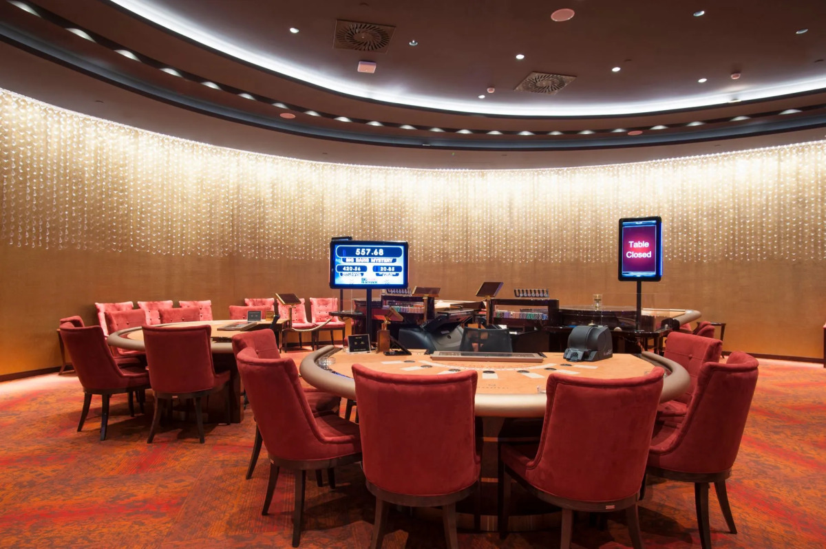 Maestral Resort & Casino