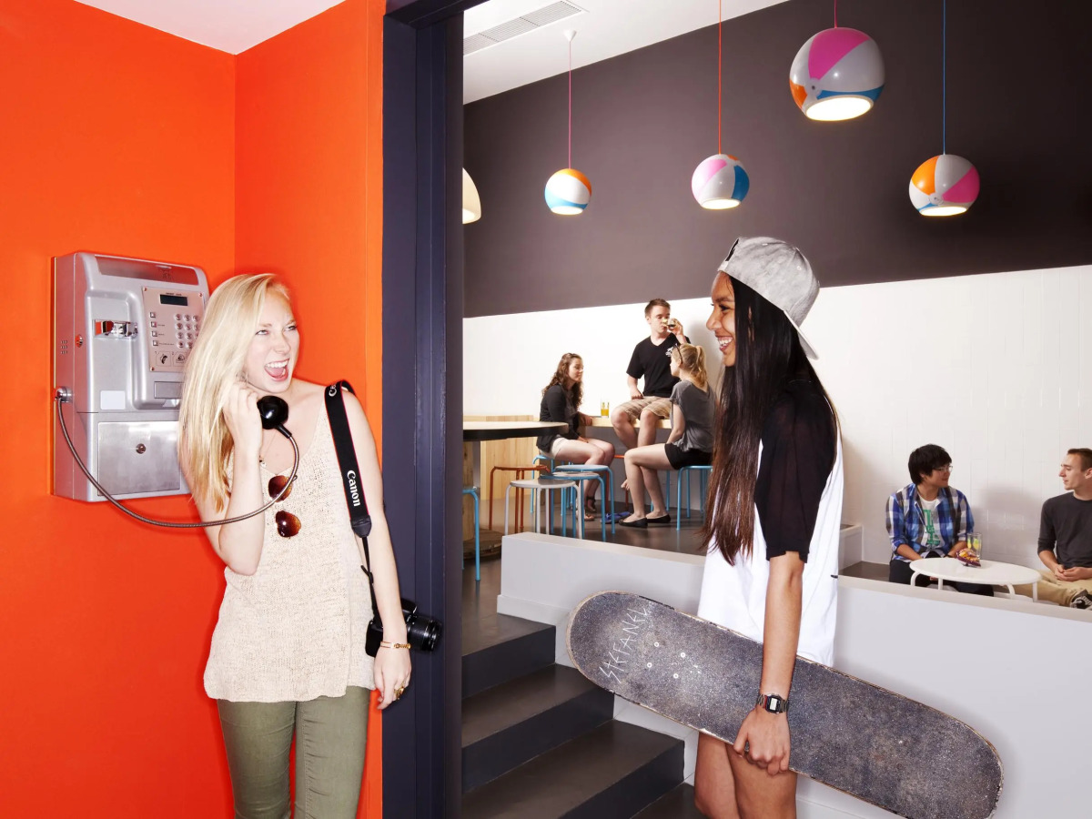 Latroupe Poblenou Beach