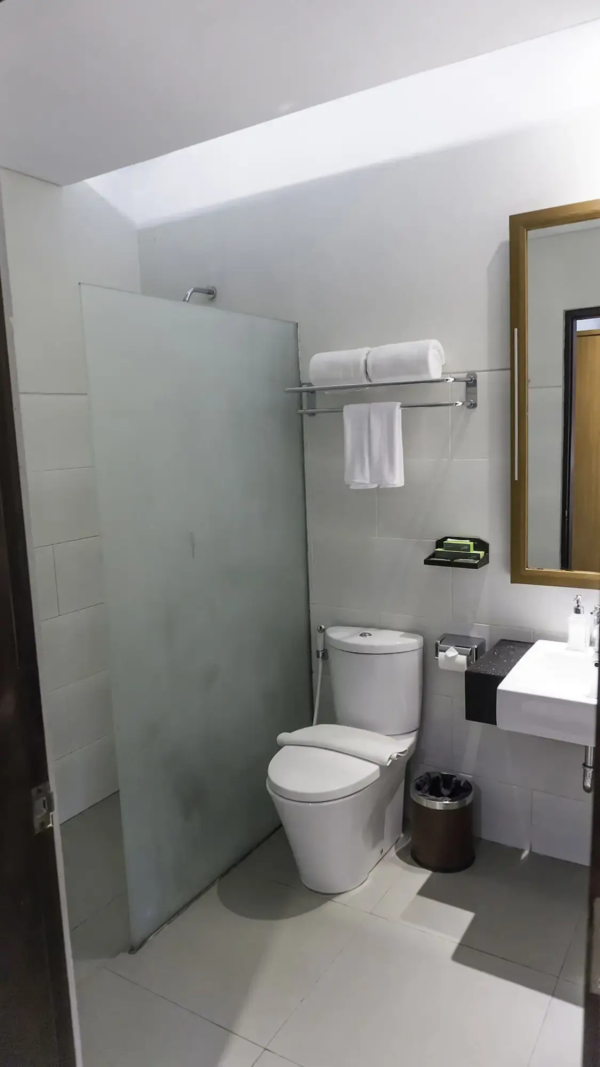 Отель Grand Whiz Nusa Dua