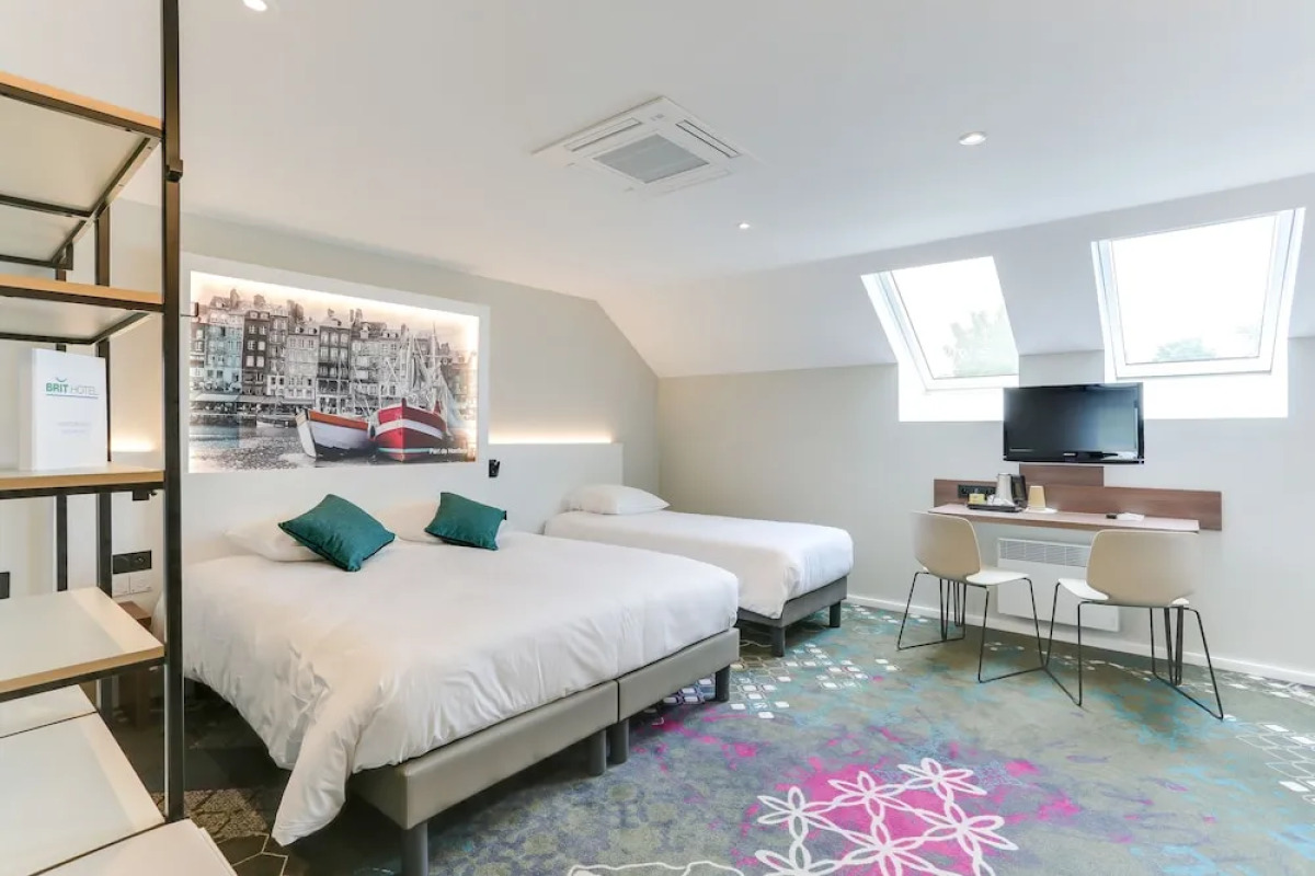 Brit Hotel Caen Nord - Mémorial