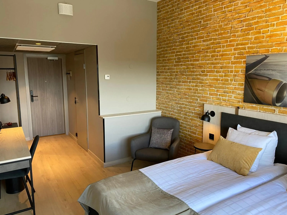 Skyline Airport Hotel