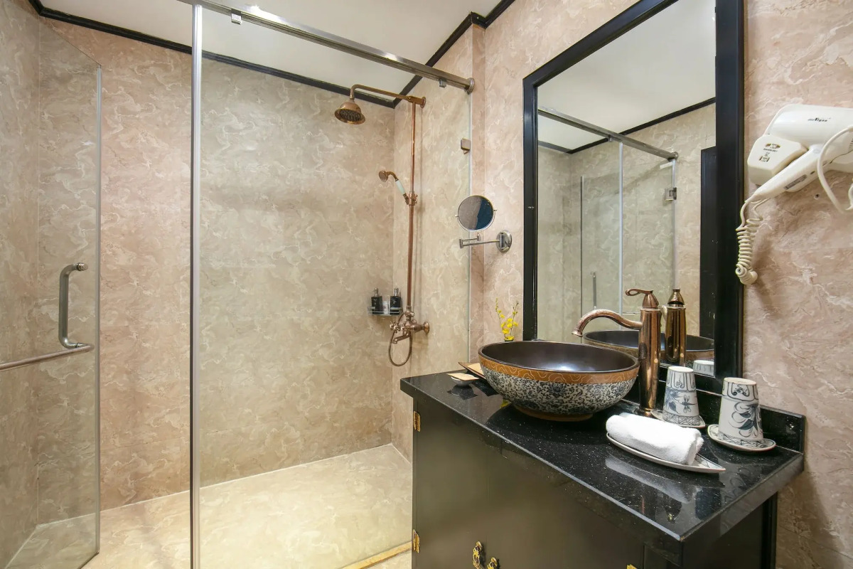 Lavender Central Hotel & Spa