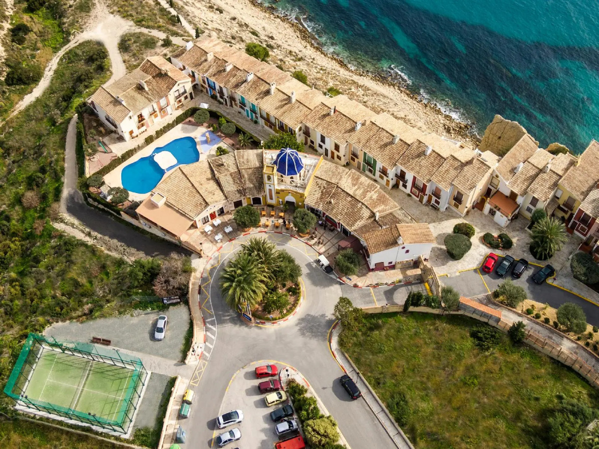 Occidental Pueblo Acantilado