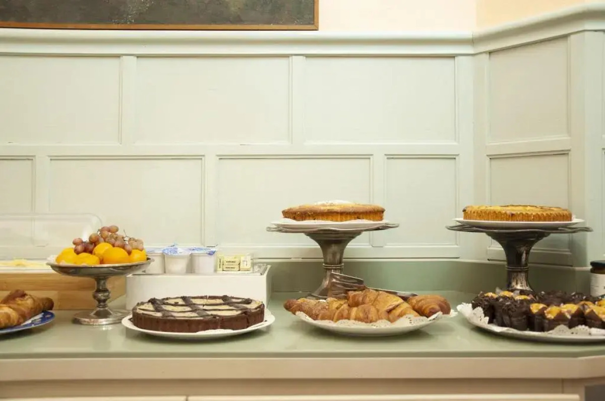 Отель San Guido Porta Volta