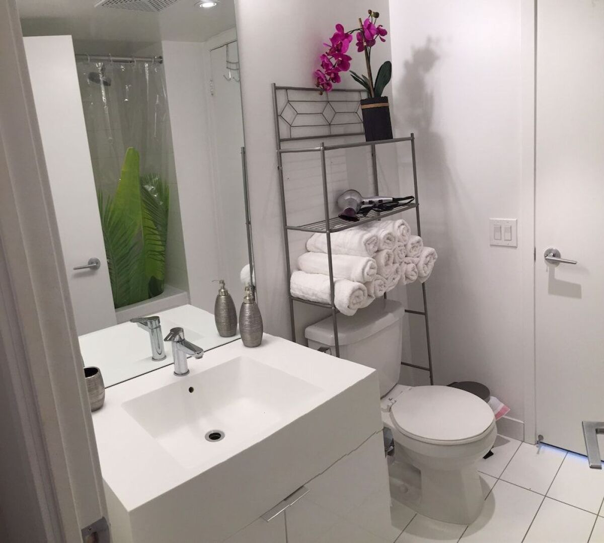 A&A Suites in the heart of Downtown Toronto